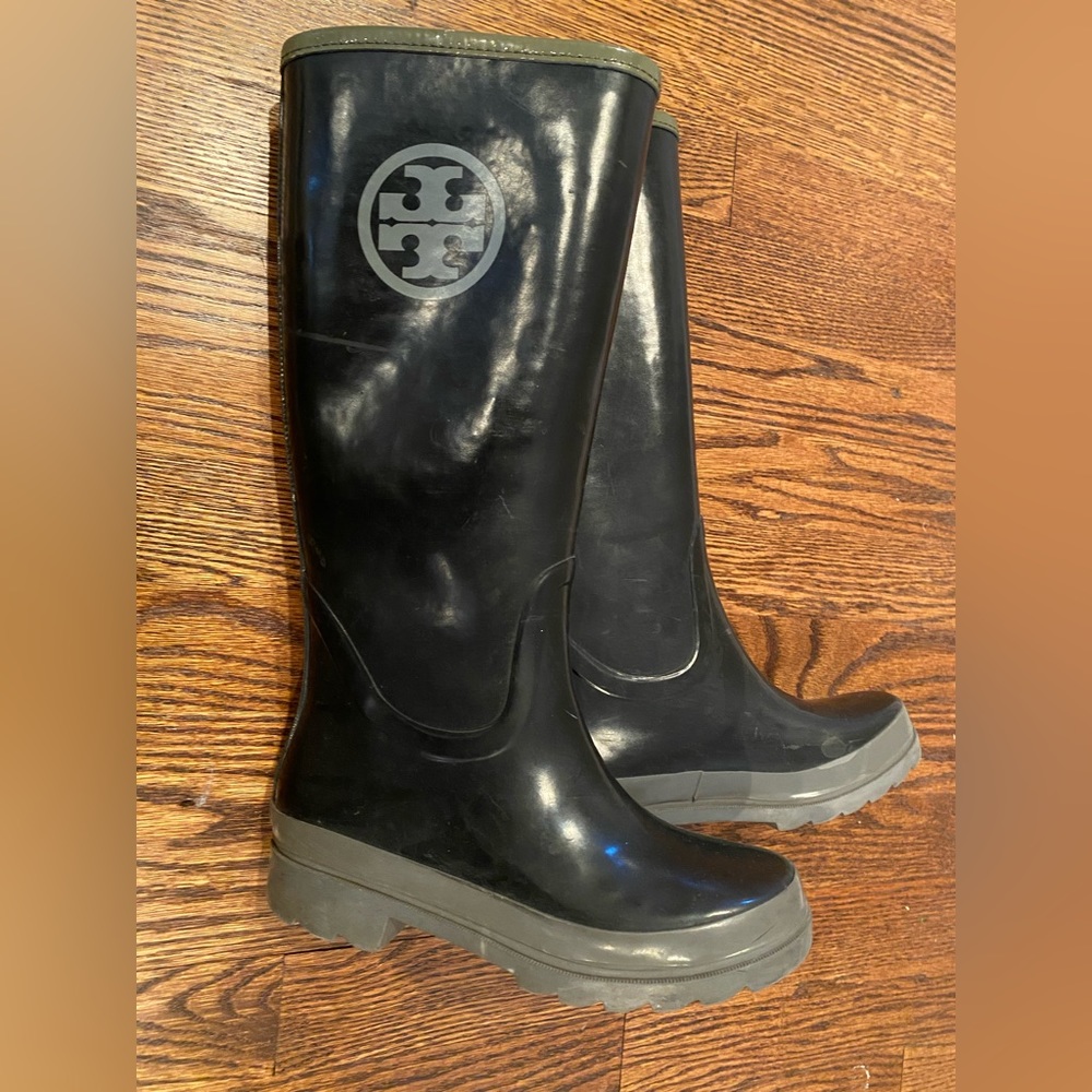 Tory Burch size 5 rain boots